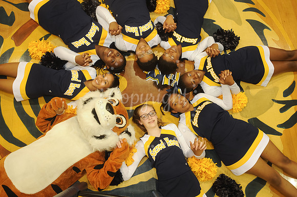 Sacred Heart - Cheer 8th Graders 2